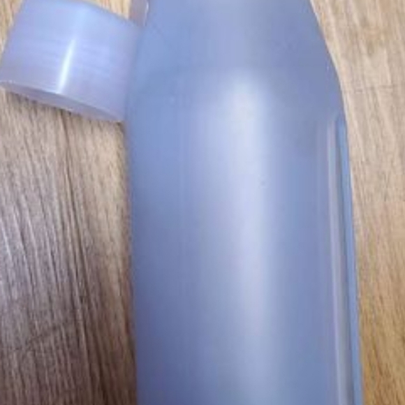 Lululemon H2O Waterbottle - Picture 4 of 4